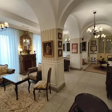 Iberia Plaza Mayor Hotel *