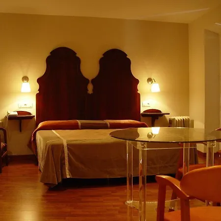 Hotel Iberia Plaza Mayor Caces