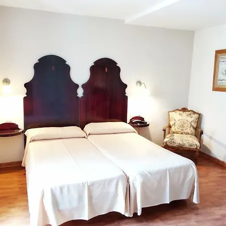 Iberia Plaza Mayor Hotel *