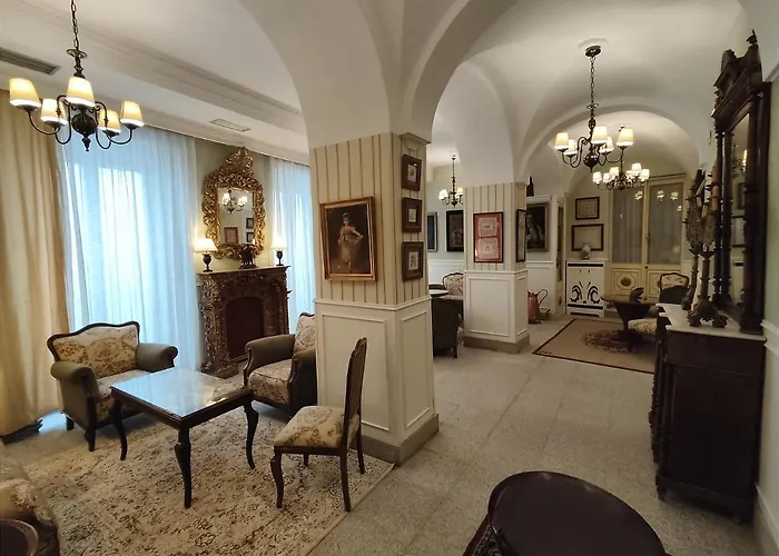 伊比利亚市政广场酒店 酒店 *