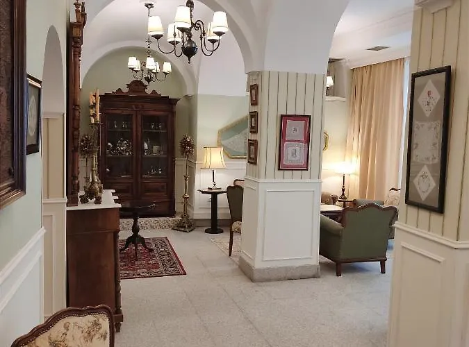 伊比利亚市政广场酒店 Caces