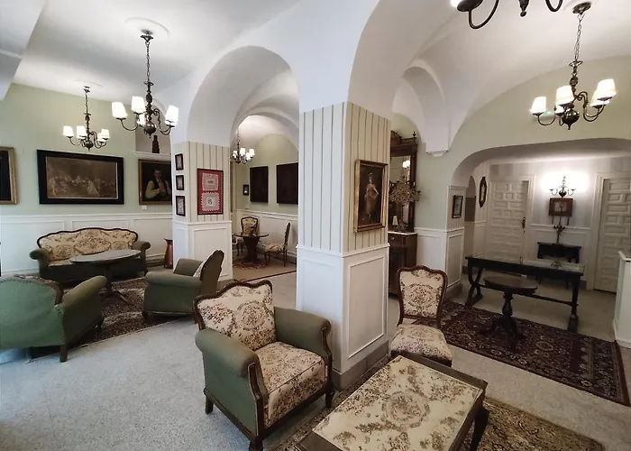 伊比利亚市政广场酒店 * Caces