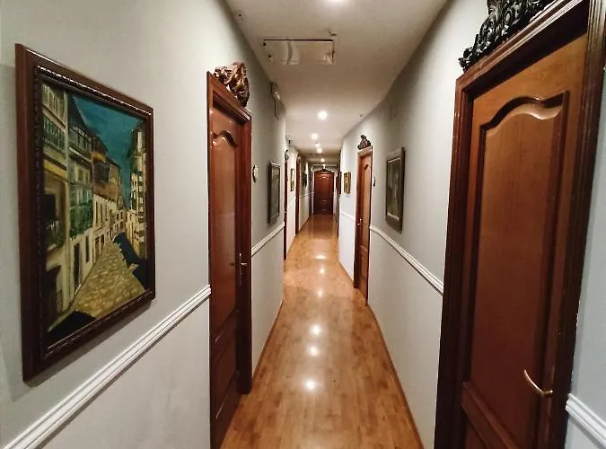 Отель Iberia Plaza Mayor Касерес