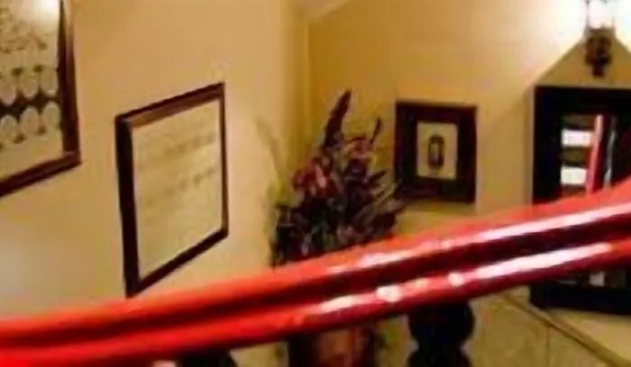 伊比利亚市政广场酒店 酒店 *