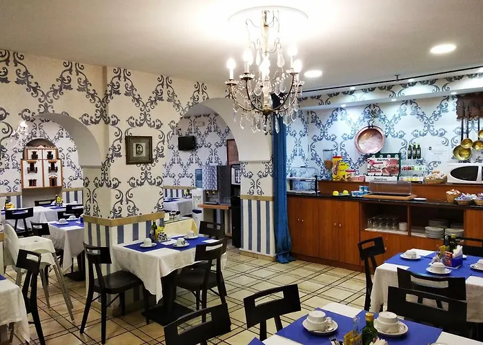 伊比利亚市政广场酒店 * Caces